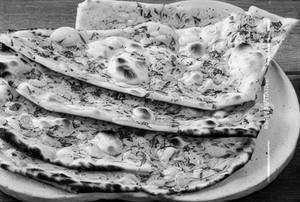 Garlic naan [half]