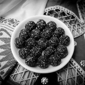 Till Laddu [10 Pieces]