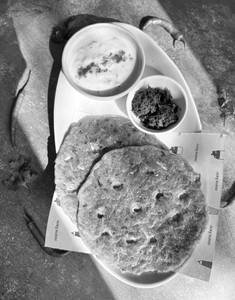 Rajgira Thalipeeth