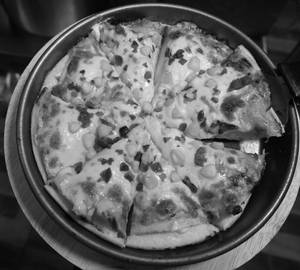 Medium Paneer Tikka Butter Masala Pizza (22 cm)