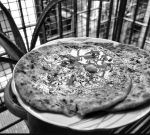 Tawa Paneer  Pyaz Paratha [02  Nos.] With Curd