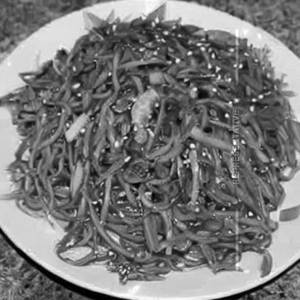 Pan Fried Chicken Noodles Hunan Sauce