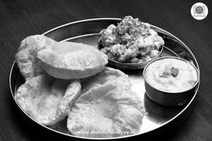 Puri Bhaji Shrikhand Combo