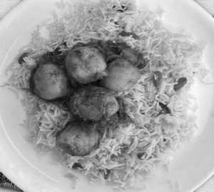 Basanti Polao, Aloo Dum, salad