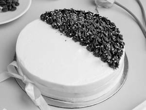 Rakhi Special Salted Caramel Mocha Chocolate Cake (0.5 Kg)