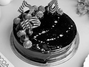Rakhi Special Eggless Belgian Chocolate Truffle Cake (0.5 Kg)