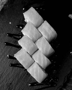 Spicy Salmon Sushi Roll