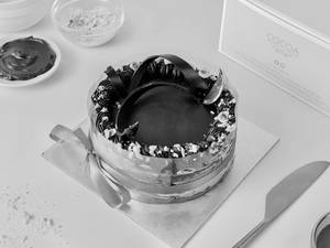 Rakhi Special Eggless Chocolate Hazelnut Cake (0.5 Kg)