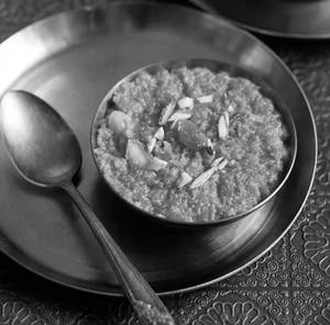 Gur Halwa