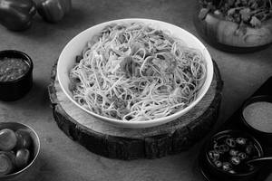 Veg Noodles [750 Ml]