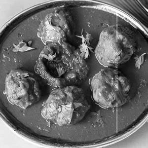 Red gravy malai kofta