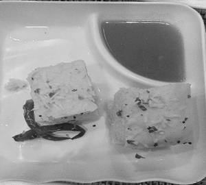 Dhokla (2 Pcs )