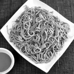 Veg Onion Hakka Noodles