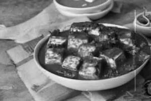 Hot garlic paneer [ wet ]