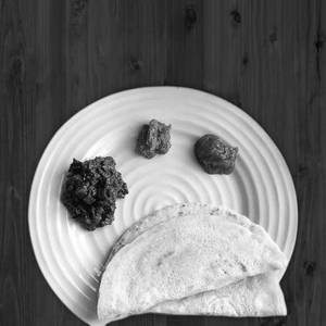 Jharkhand Chawal Roti (2 Pieces) With Aloo Chana Sabzi