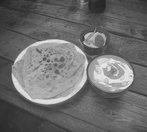 Shahi Paneer + Paratha Combo