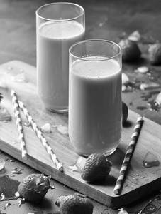 Strawberry lassi