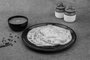 Choice Of Parotta (3 Nos) With Plain Chicken Gravy+ Soft Drink