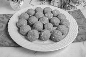 Organic Besan Laddo