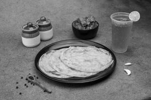 Choice Of Parotta (3nos) With Chicken Chukka Gravy+soft Drink