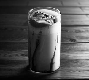Chocolate ice cream milkshakes
