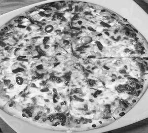 Schezwan Veg Pizza Medium [10 Inches]