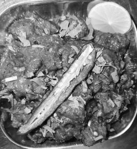 Varuthu Aracha Aatukari Perattal
