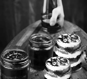 2 chocolate truffle jar with 2 brownie white chocolate