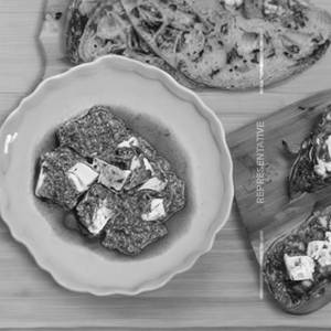 Basil Pesto Chicken & Feta (Sourdough)