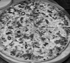 Schezwan Veg Pizza Large [13 Inches]