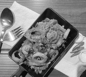 Golden fried prawns