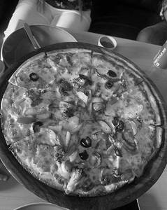 Veggie Paradise Pizza