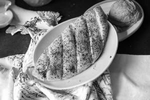 Paneer Stuffed Garlic Bread