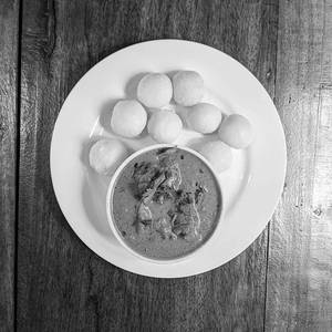 Kadambuttu + Koli Curry (chicken)