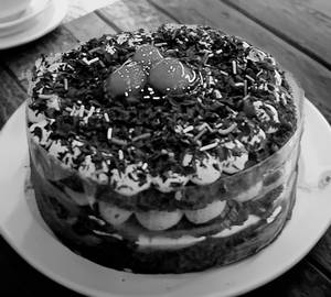 German Choco Open Layer Cake [500 G]