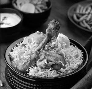Murgh Awadhi Biriyani (750 Ml)