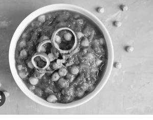 Amritsari Chole Masale + Tawa Roti