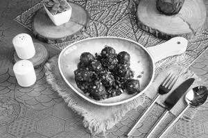 Veg Manchurian (Semi Gravy/Dry)