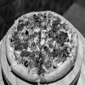 Fiery Chicken Pizza