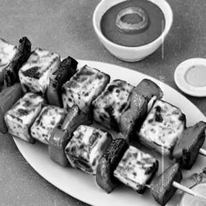 Bhune Besan Ka Paneer Tikka