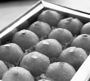 Kanpuri Ghee Ladoo