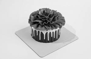 Diwali Special Ruffle Fudge Cake 1lb