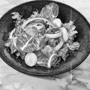 Green salad                                                                         