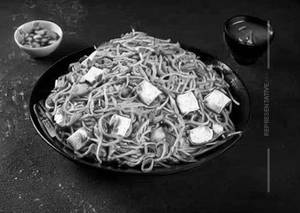 Paneer hakka noodles