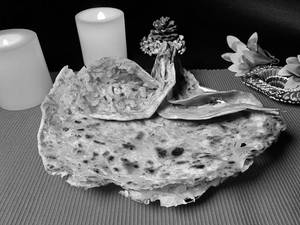 Pyaaz Chur Chur Paratha (1 Pc - Whole Wheat)
