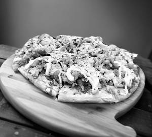 Chicken cheese pizza