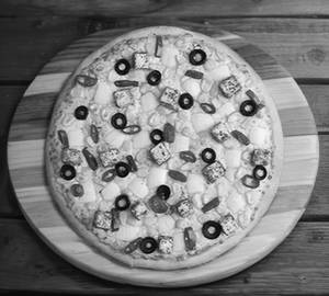 Paneer& corn pizza