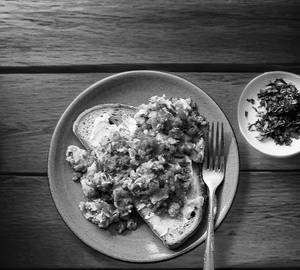 Akuri on Toast with chicken Ham