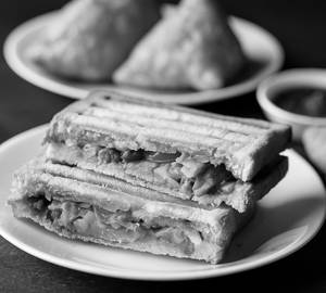Samosa Cheese Toast