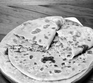 1 Gobhi Paratha